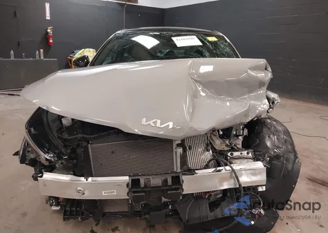 2025 Kia K5 Gt z USA, uszkodzony, nr VIN KNAG44J83S5336159